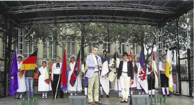 Ostdeutsche Markttag in Bonn. Der BdV-Kreisvorsitzende Stephan Rauhut erffnete die Veranstaltung, die in ihrer Art die Grte in der Bundesrepublik ist.